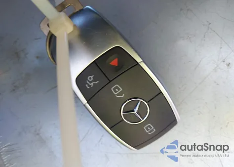 2020 Mercedes-Benz Glc 300 из США, поврежденный, VIN WDC0G8DB3LF705666